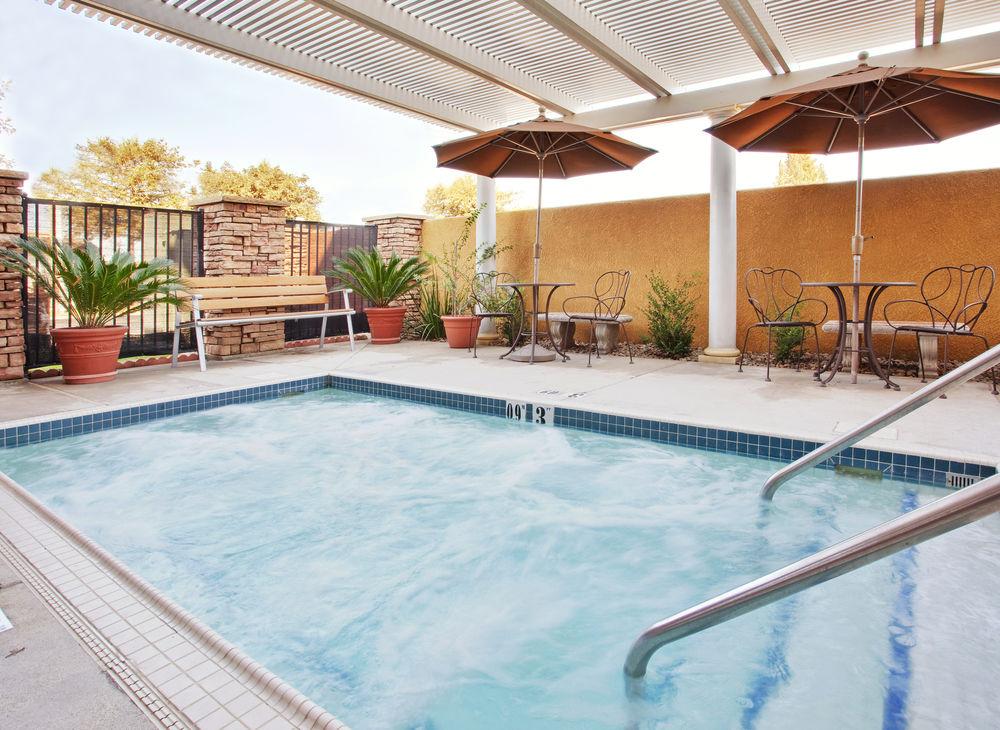 Holiday Inn Express- West Sacramento By Ihg Exterior photo
